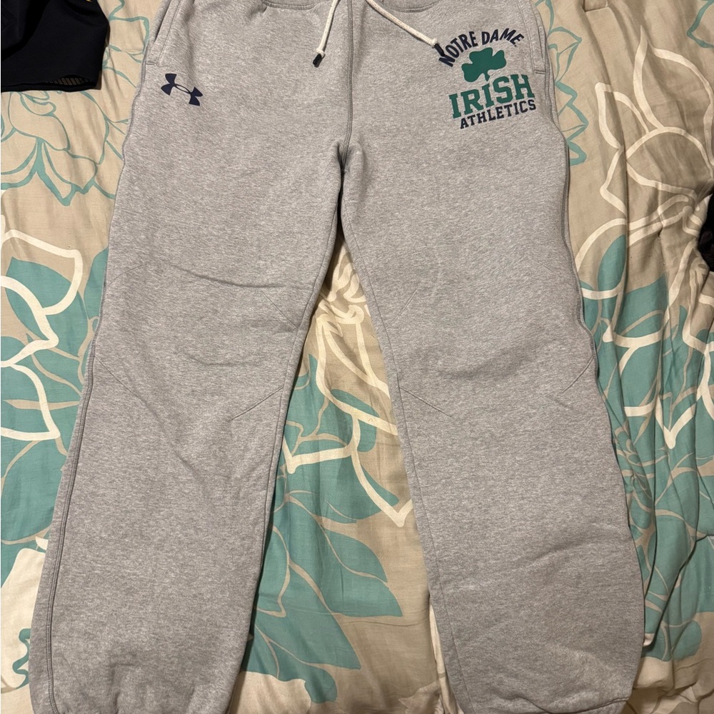 ALMOST NEW!! Under Armour Gray Notre Dame Thick Joggers with Elastic Cuffs
